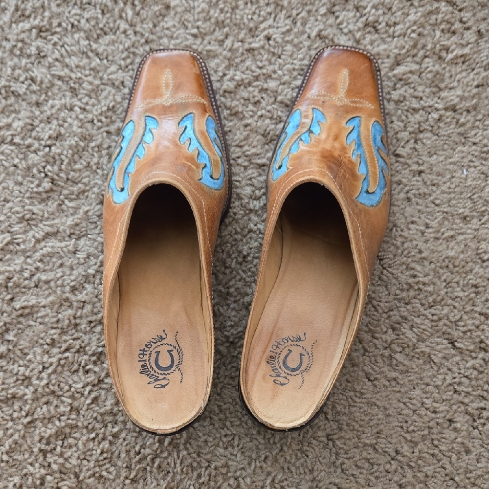 Charlie 1 Horse women's western-style leather mules.